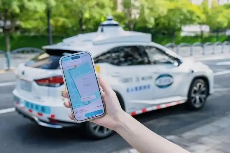 示范运营网联轿车