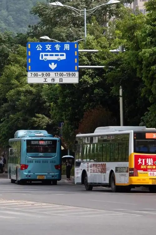 公交优先信号设施