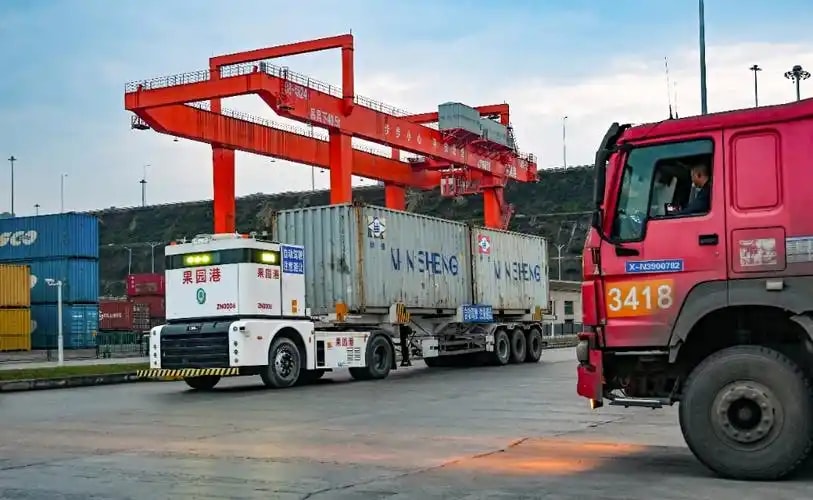 港口员工智驾客车