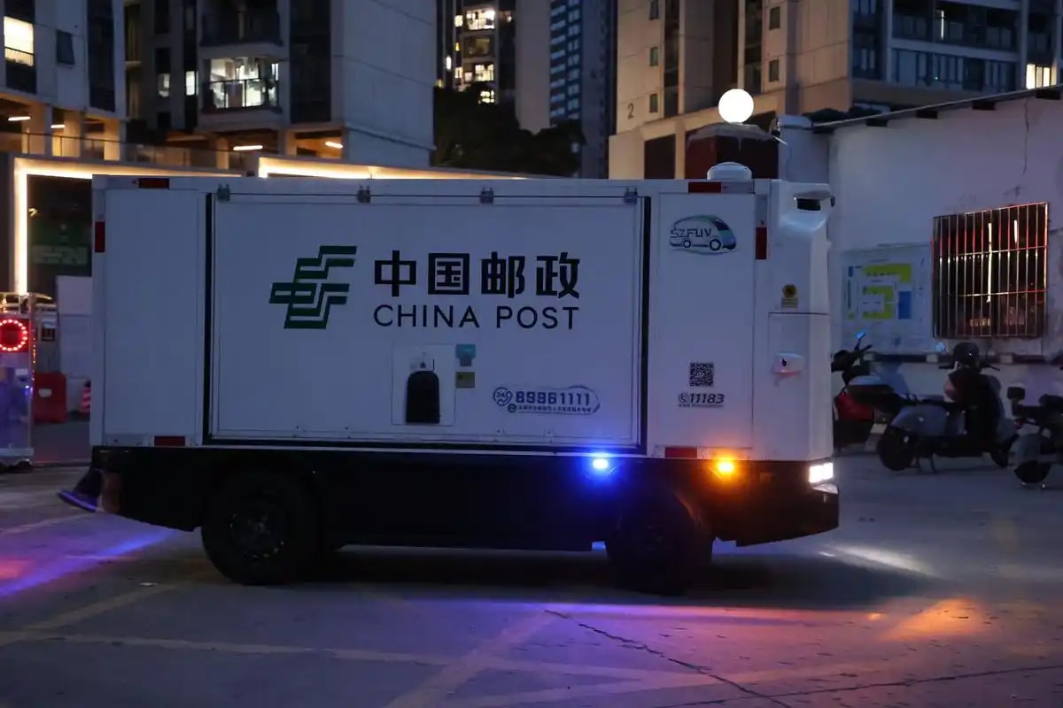 夜间快递无人配送车