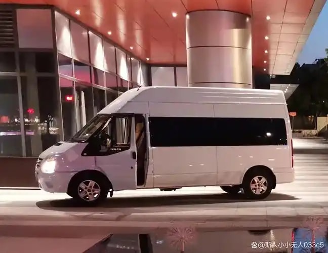 商务接待无人轿车